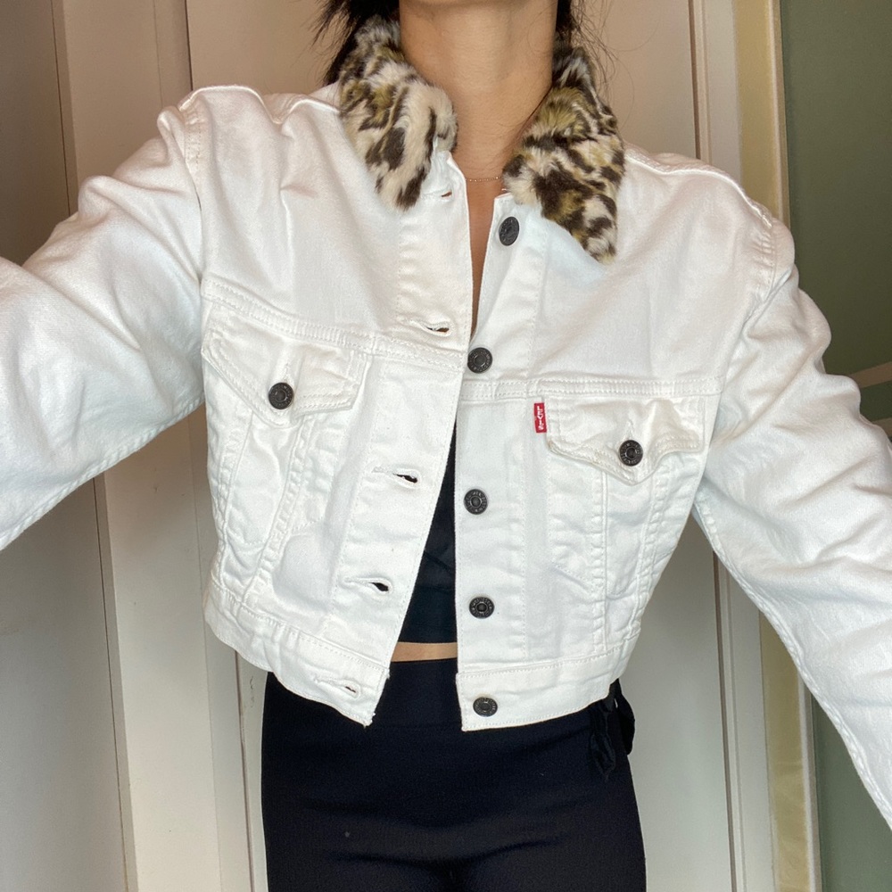 Levi’s White Denim Cropped Jacket Fur Collar